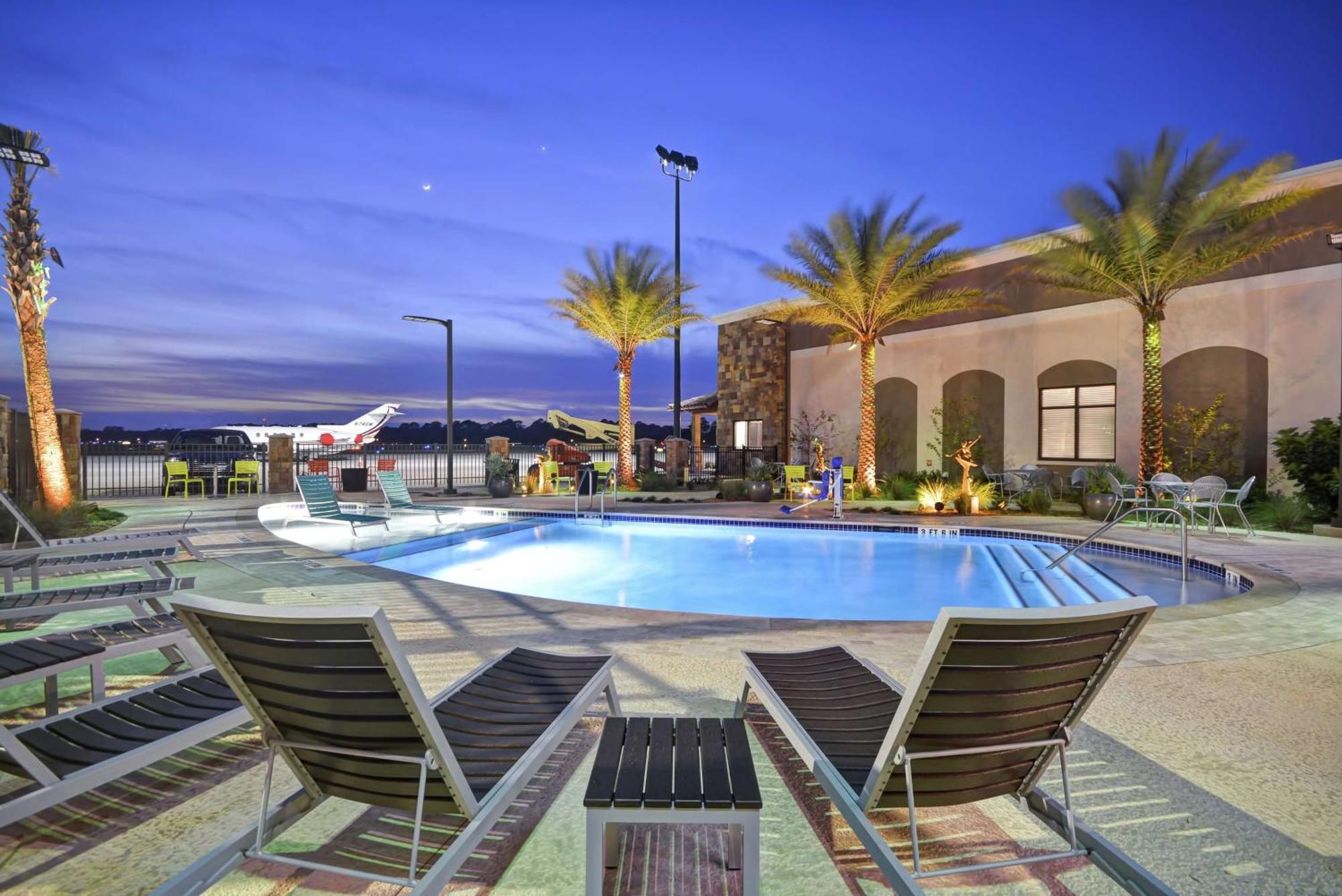 Home2 Suites By Hilton St. Simons Island Exterior photo